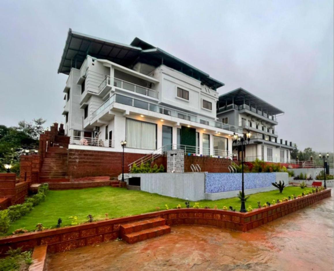 The Leaf Resort Mahābaleshwar Extérieur photo